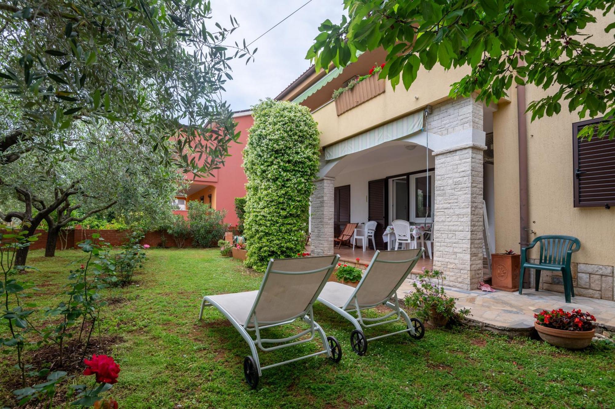 Apartments Mirella Novigrad Istria Extérieur photo