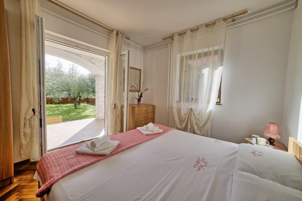 Apartments Mirella Novigrad Istria Extérieur photo
