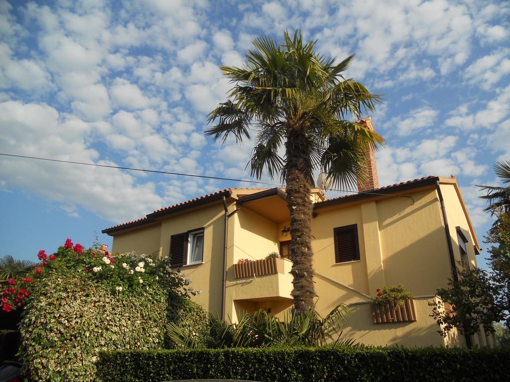 Apartments Mirella Novigrad Istria Extérieur photo